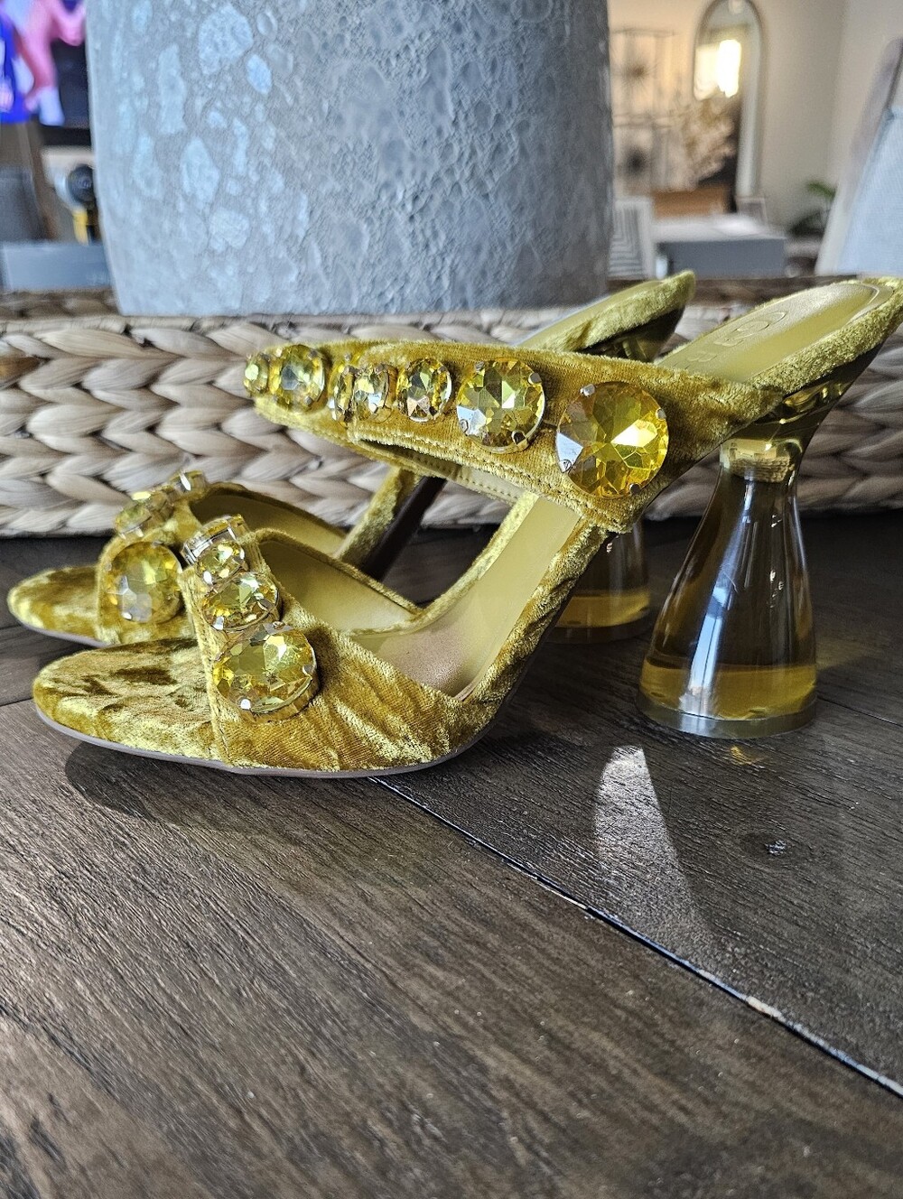 Gianni Bini Yellow Gold Jeweled Velvet Slide Heels Shoes Women's Size 8.5 NWOB - Picture 4 of 7